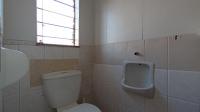 Guest Toilet - 2 square meters of property in Fontainebleau