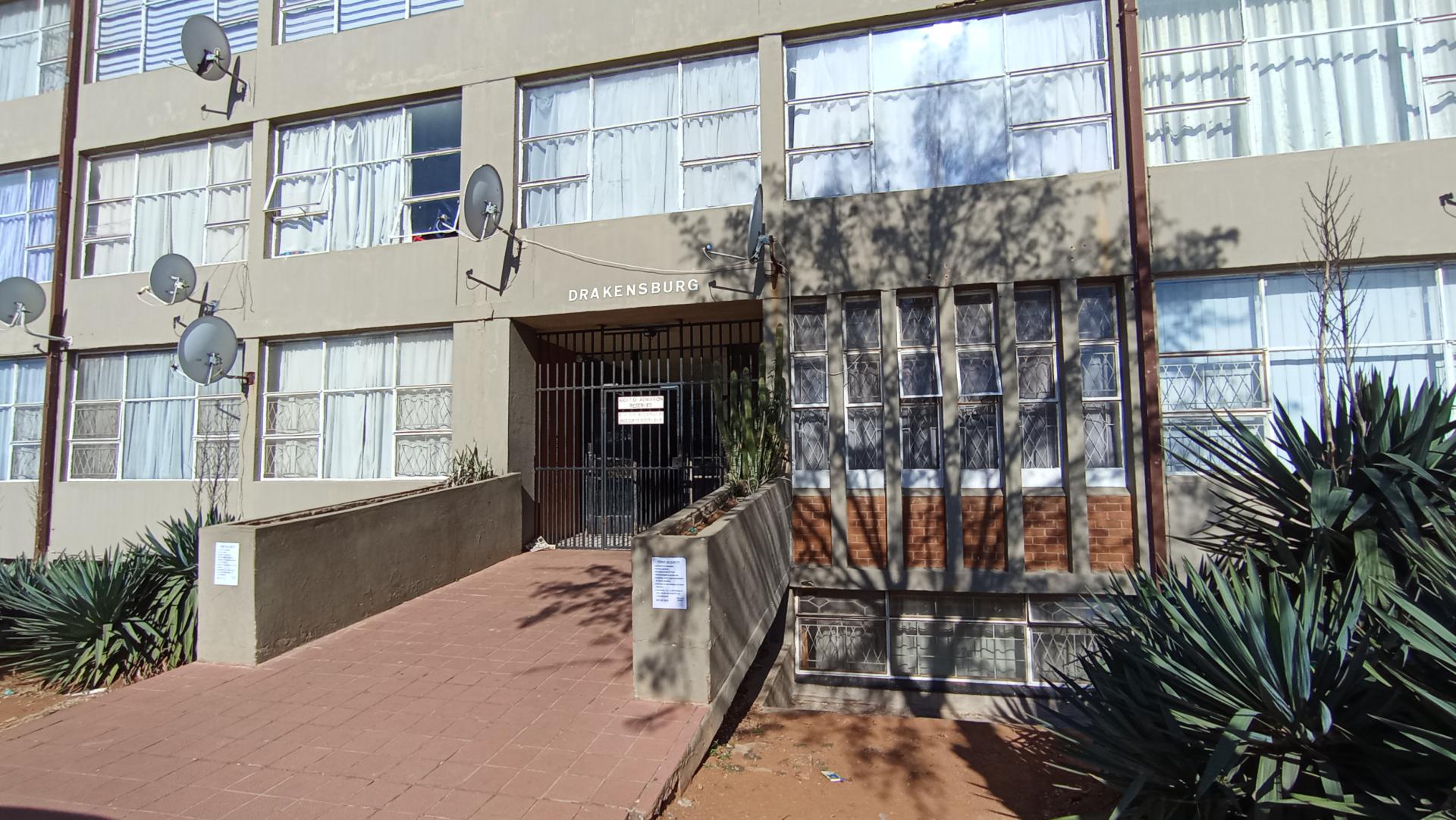 Front View of property in Symhurst
