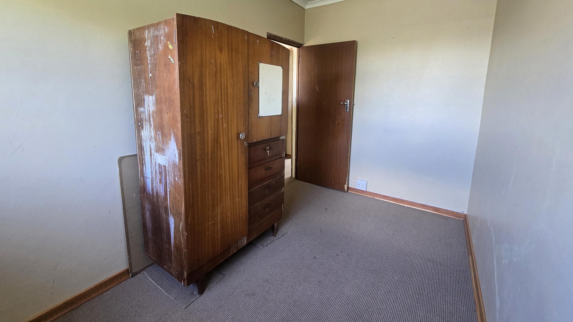 Bed Room 1 of property in Harrismith