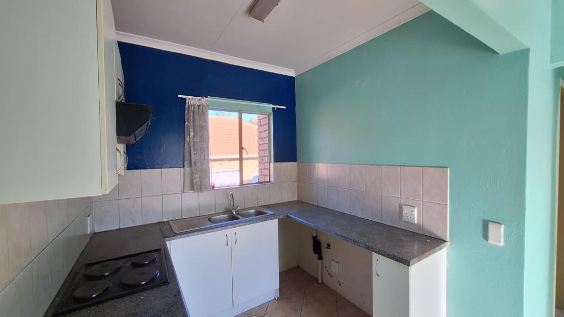 Kitchen - 13 square meters of property in Randfontein