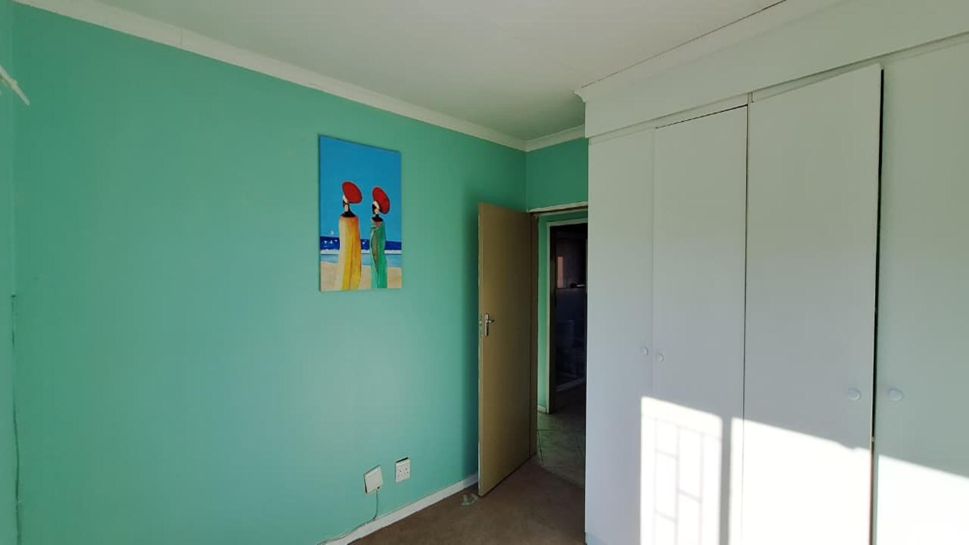Bed Room 2 - 12 square meters of property in Randfontein