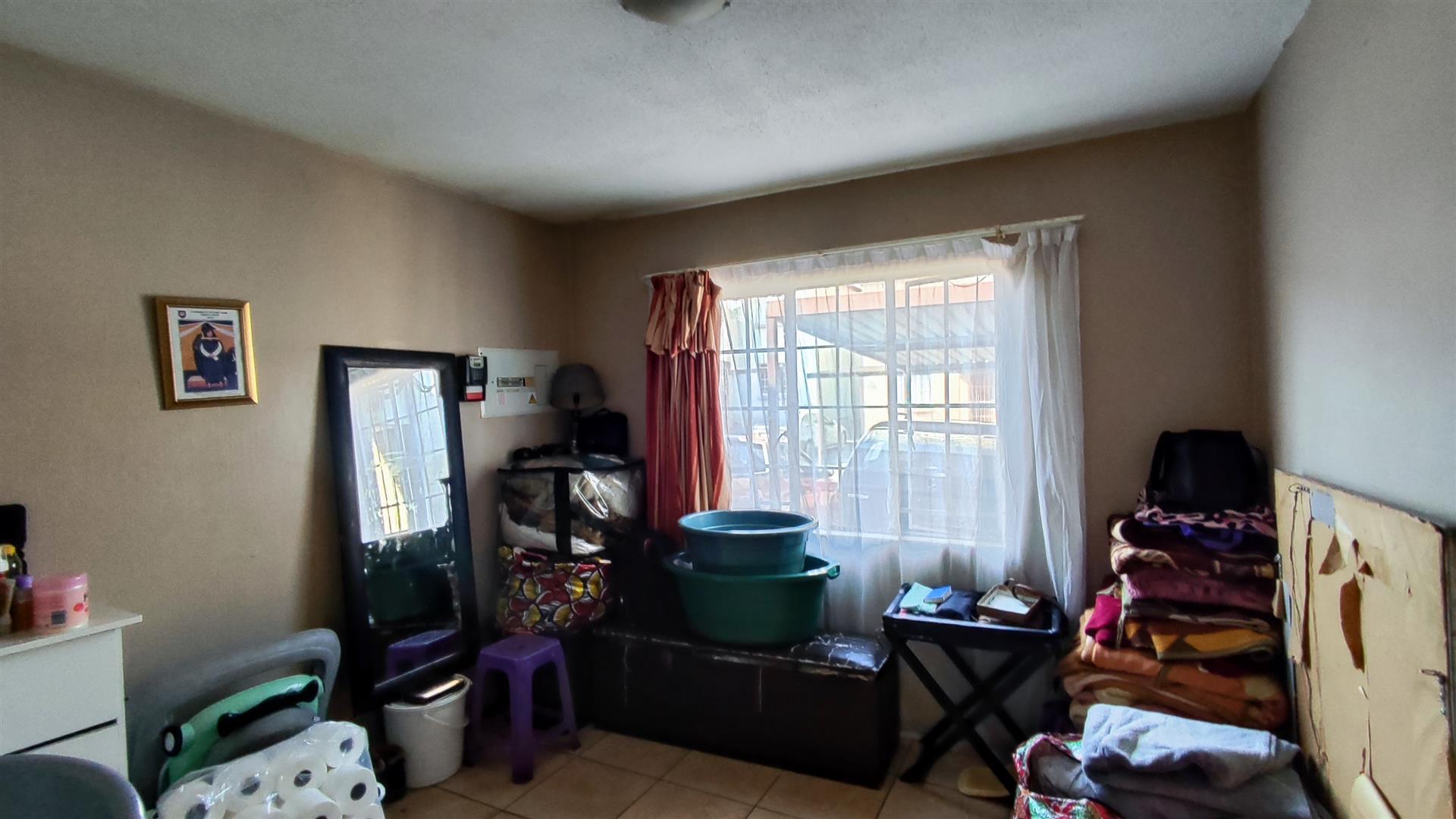 Bed Room 2 - 13 square meters of property in Elspark