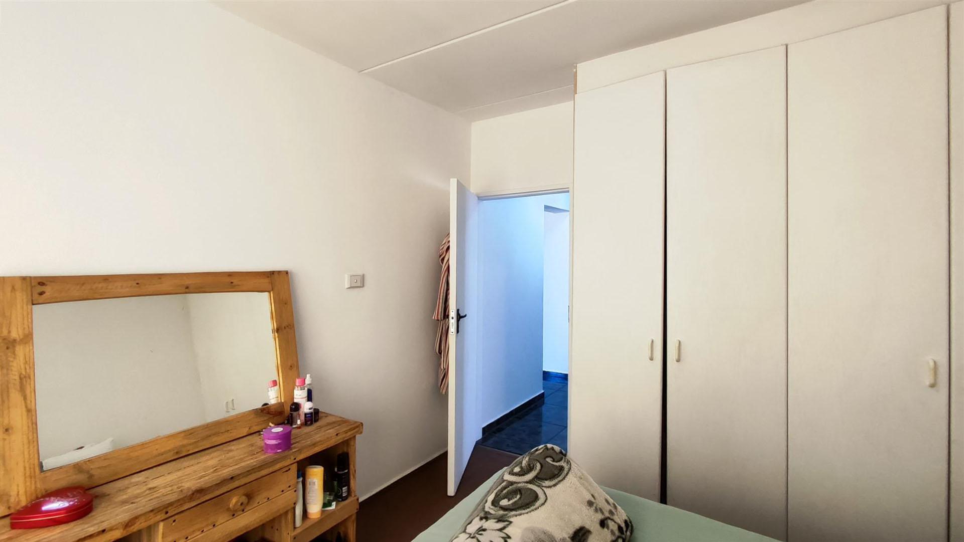 Bed Room 1 - 14 square meters of property in Birchleigh