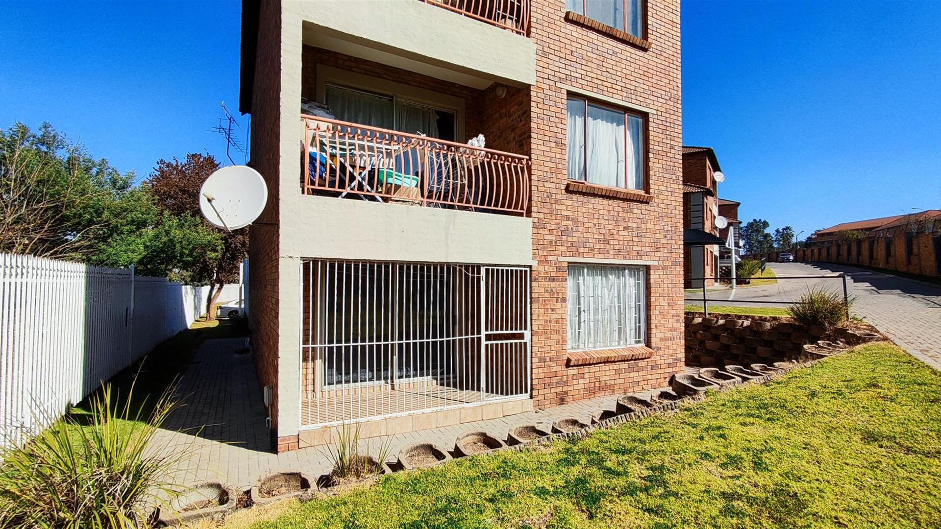 Backyard of property in Birchleigh