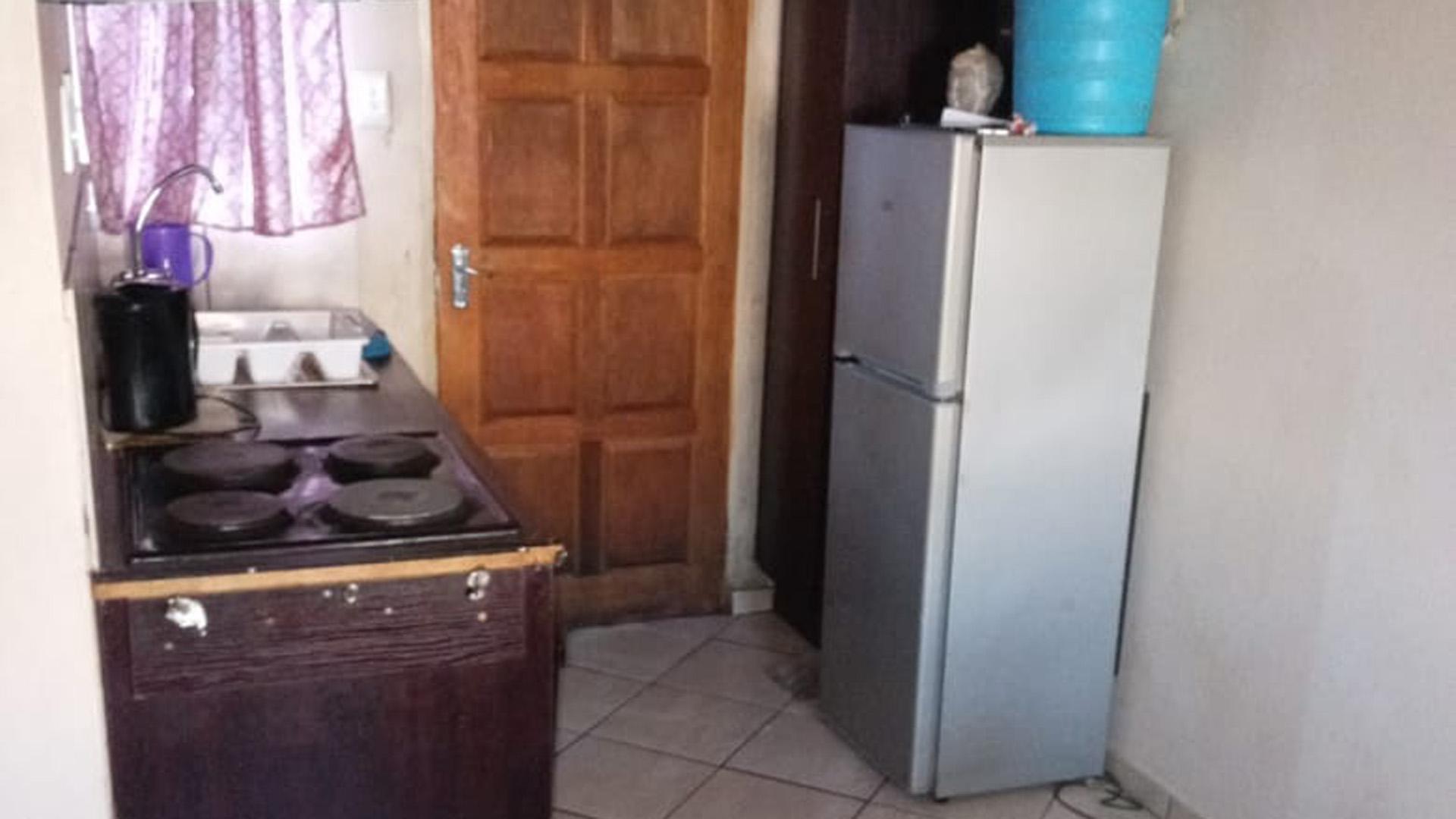 Kitchen of property in Ermelo