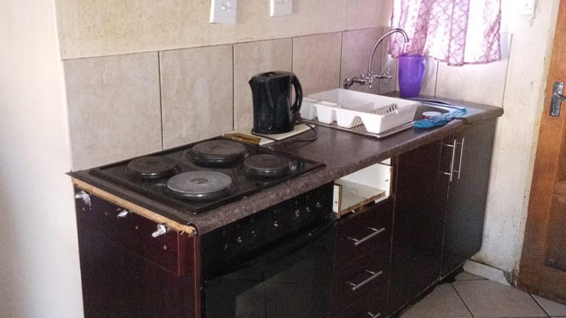 Kitchen of property in Ermelo