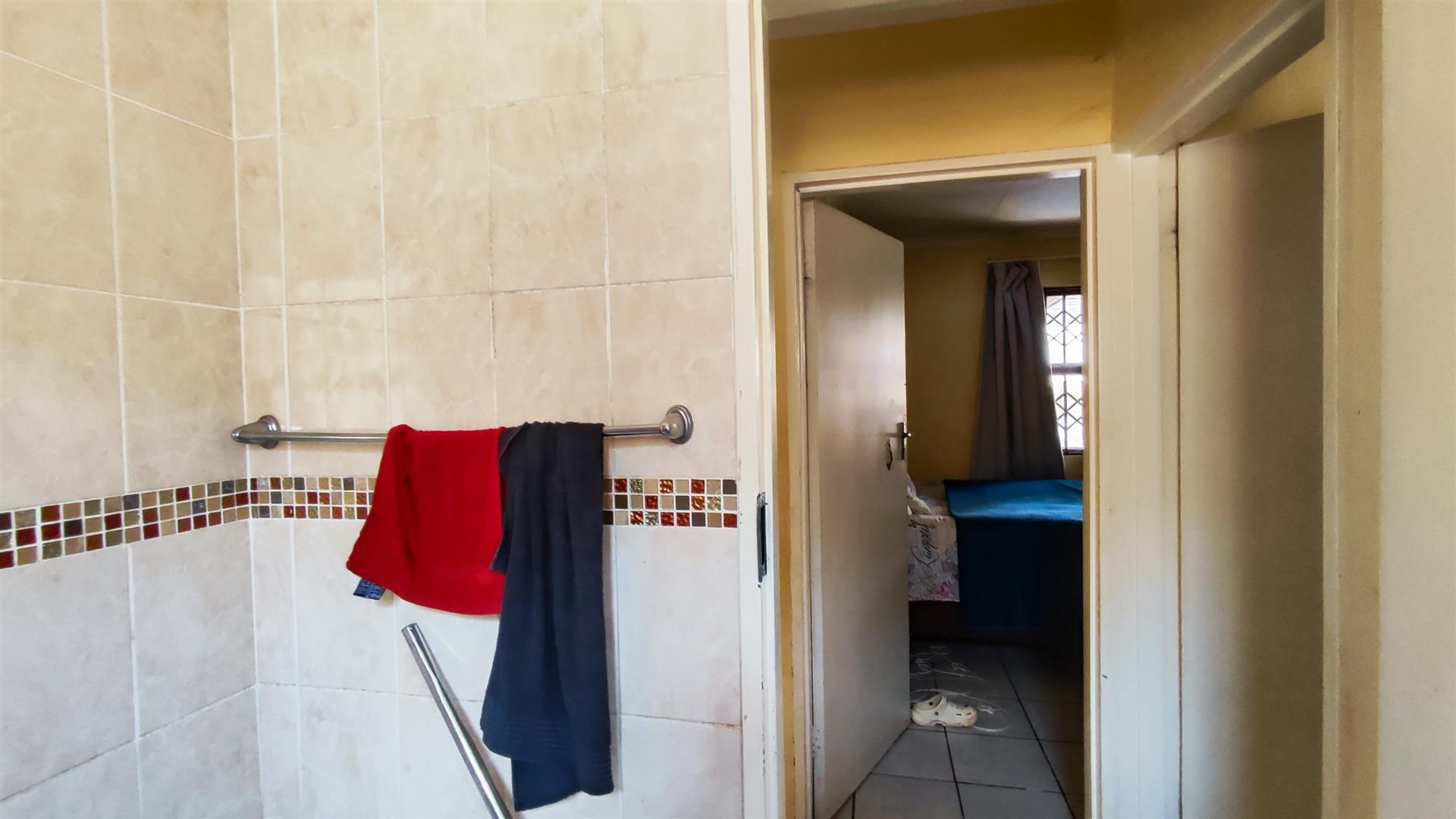 Bathroom 1 - 4 square meters of property in Windmill Park