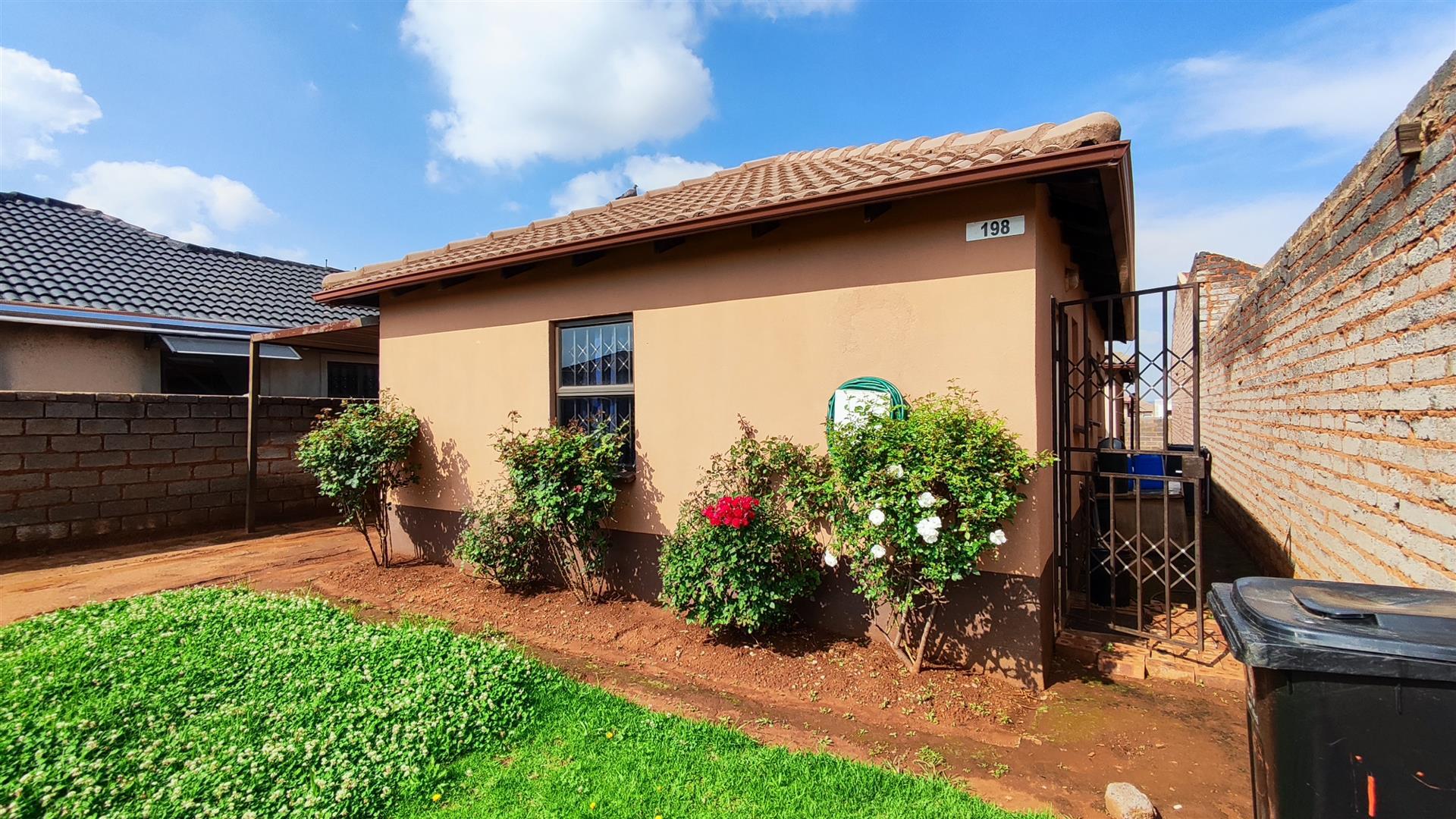 Front View of property in Windmill Park