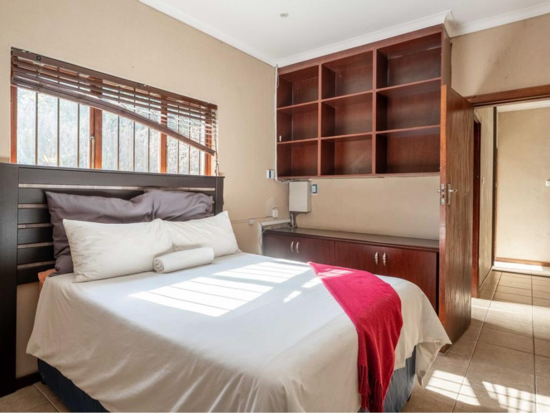  of property in Freeland Park