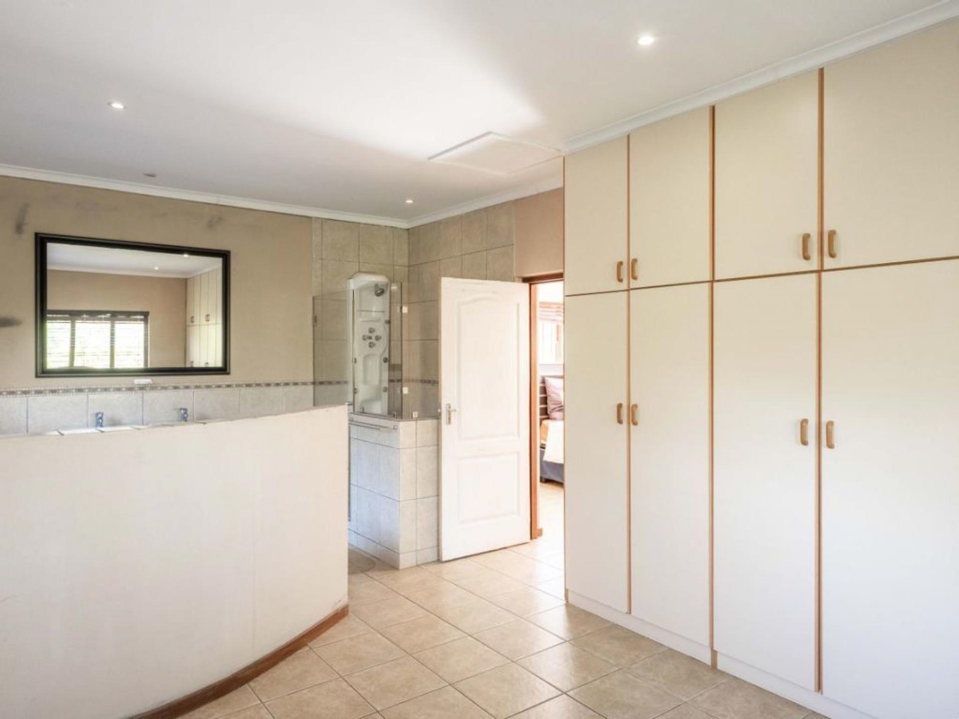  of property in Freeland Park