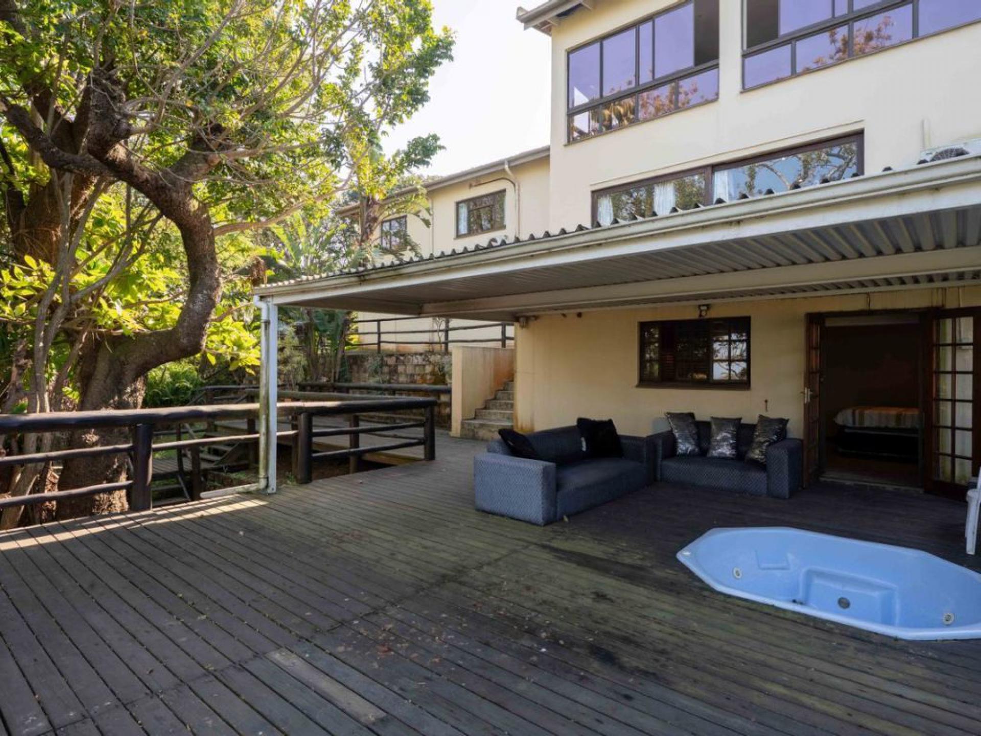  of property in Freeland Park