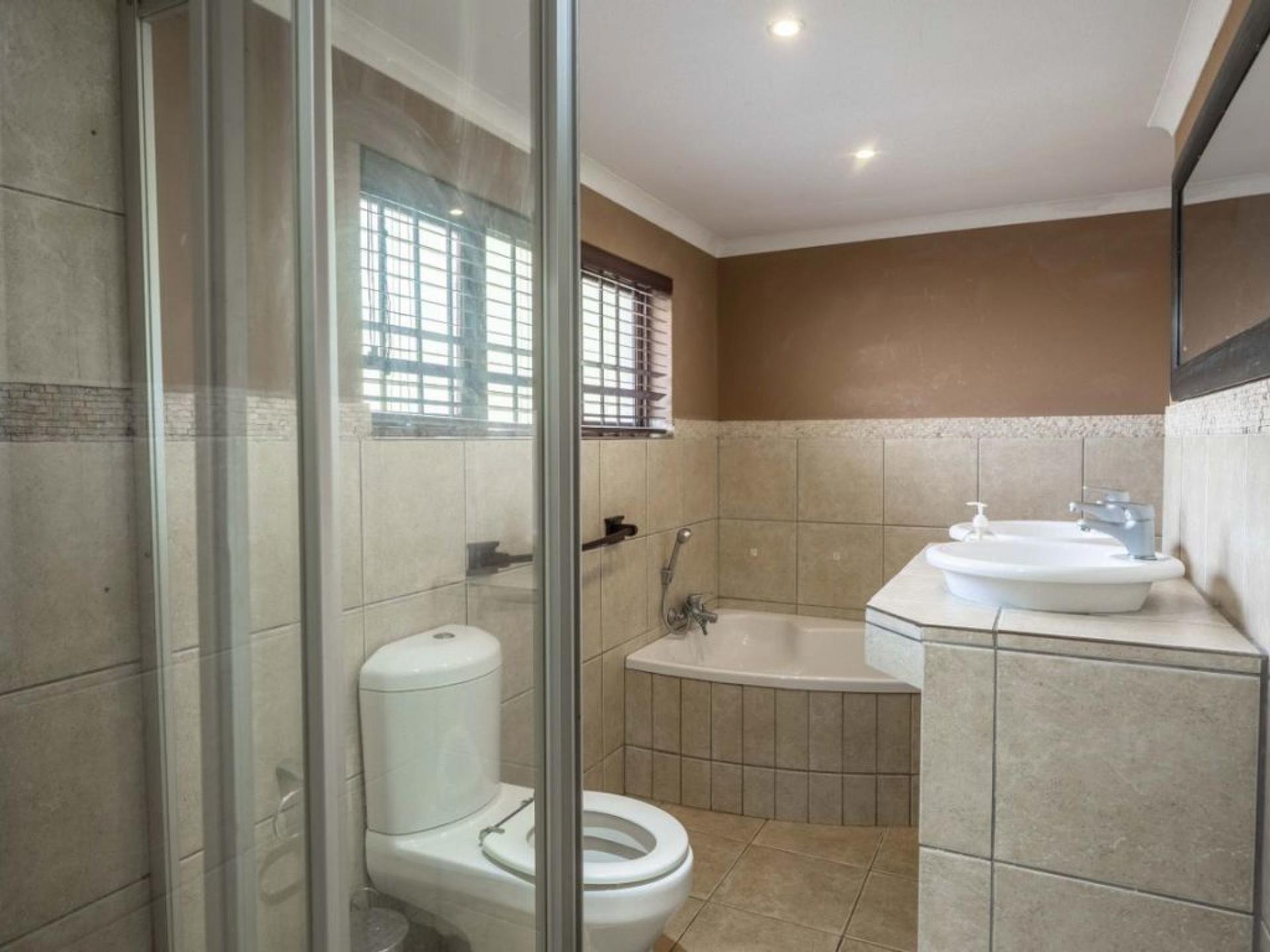  of property in Freeland Park