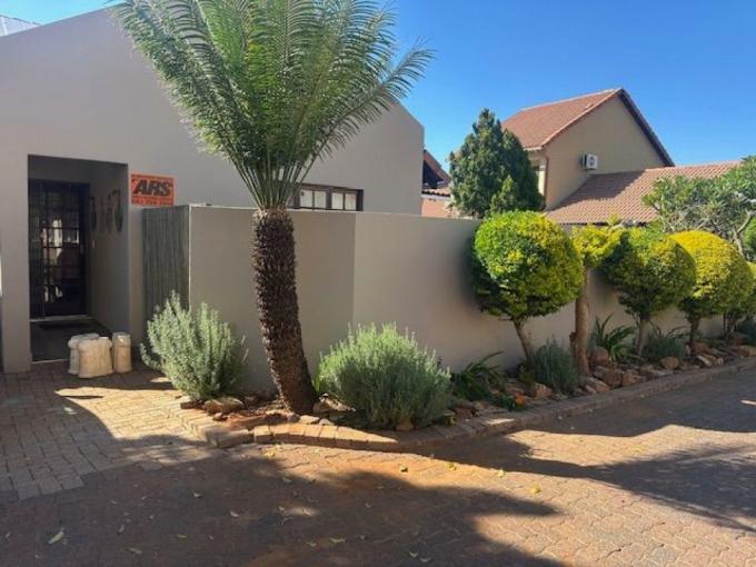 3 Bedroom House to Rent in Cashan - Property to rent - MR679298