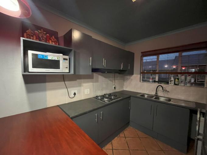 2 Bedroom Apartment for Sale For Sale in Highveld - MR679336