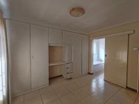  of property in Die Hoewes