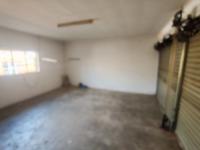  of property in Die Hoewes