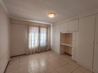  of property in Die Hoewes