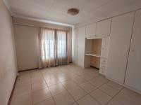  of property in Die Hoewes