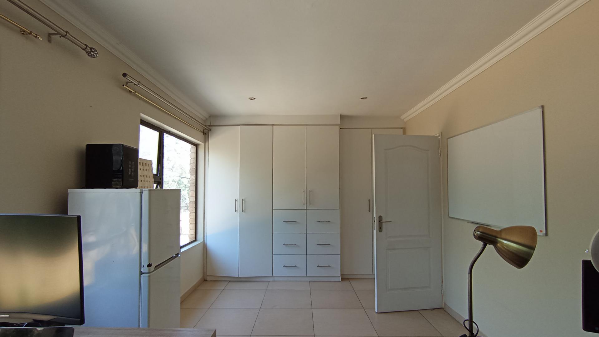 Study - 22 square meters of property in Beverley