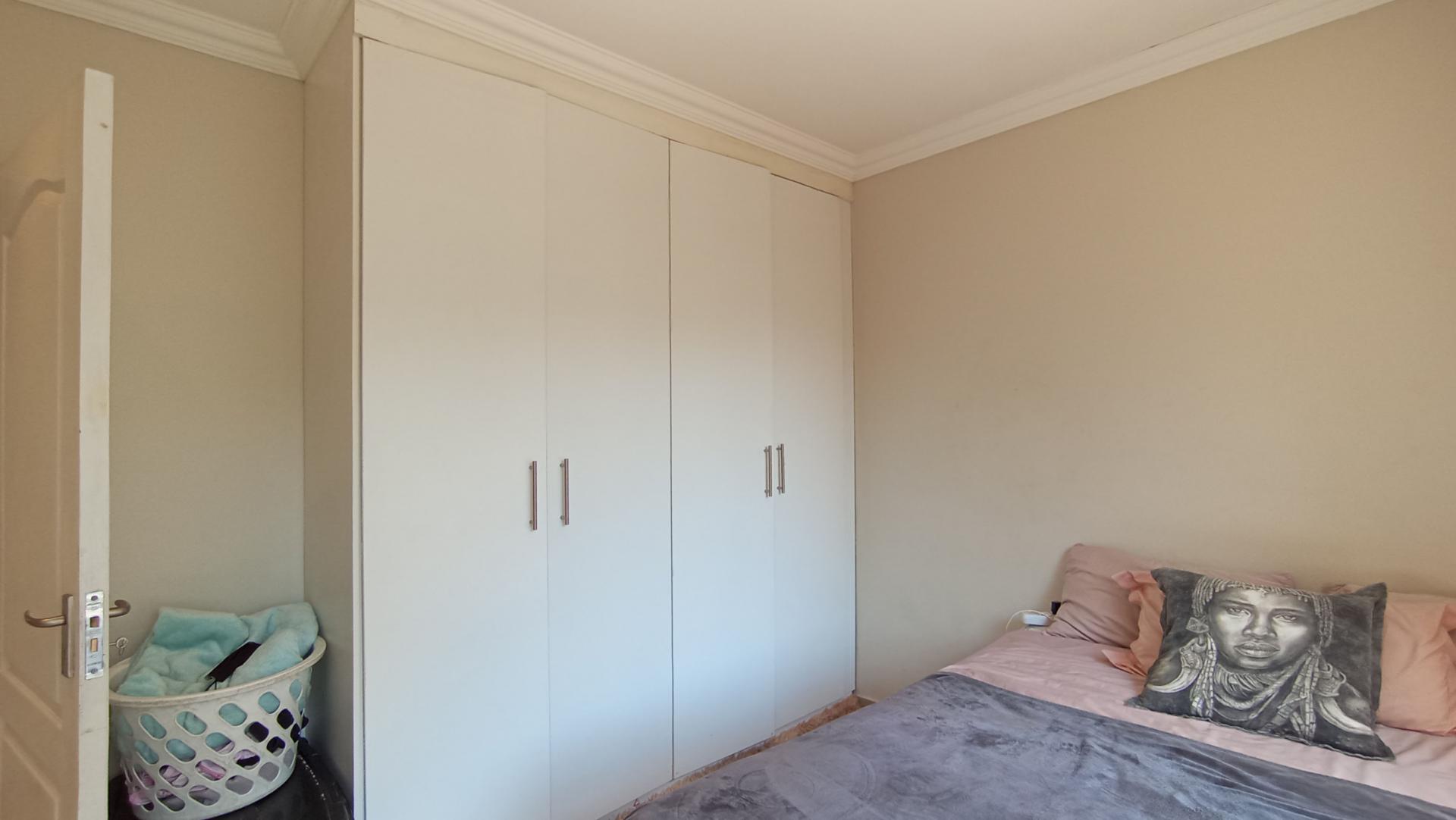 Bed Room 2 - 14 square meters of property in Beverley