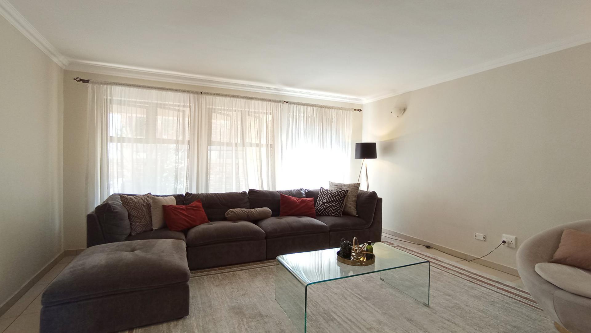Lounges - 26 square meters of property in Beverley