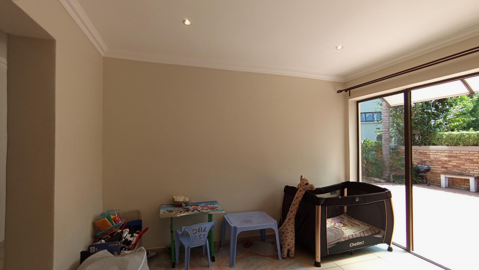 Spaces - 61 square meters of property in Beverley