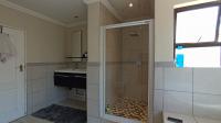 Main Bathroom - 16 square meters of property in Beverley