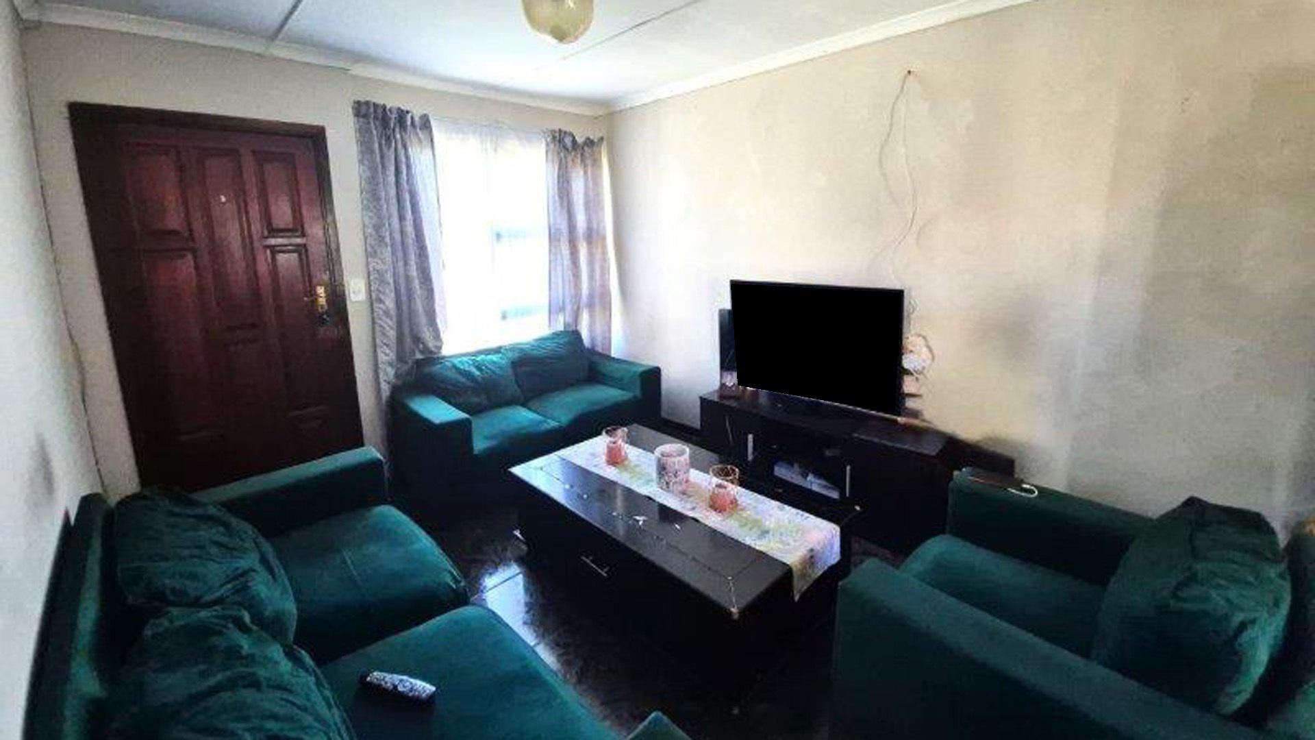 Lounges of property in East London