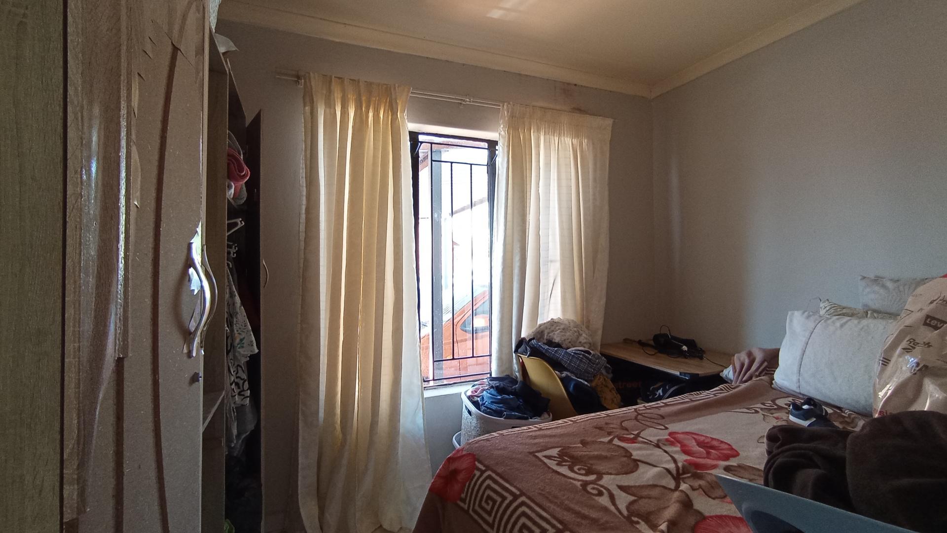 Bed Room 2 - 8 square meters of property in Atteridgeville