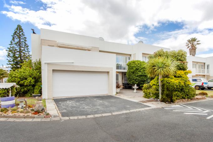 3 Bedroom House for Sale For Sale in Gordons Bay - MR679362