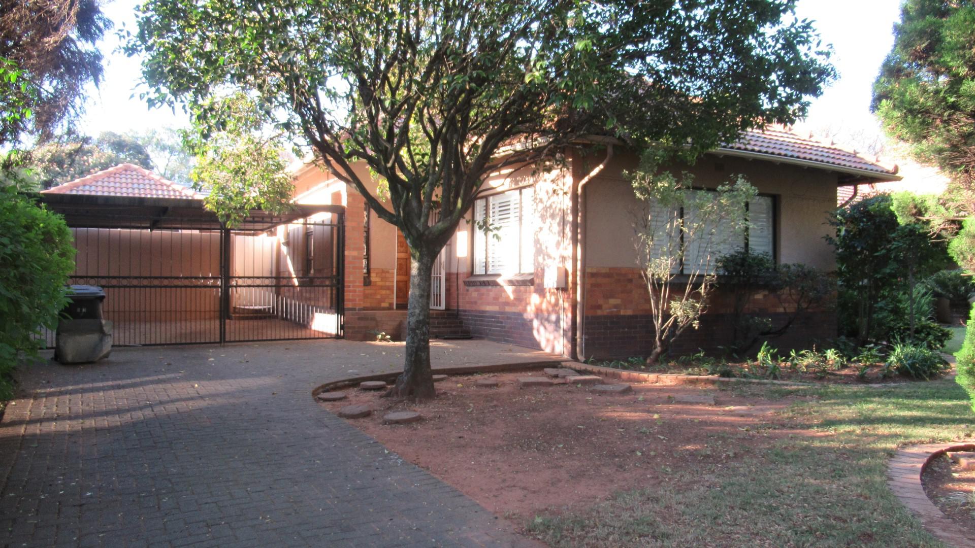 Front View of property in Florida Park