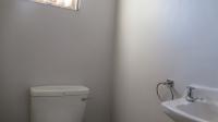 Guest Toilet - 5 square meters of property in Florida Park