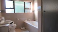 Main Bathroom - 8 square meters of property in Florida Park