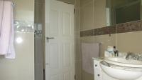 Main Bathroom - 8 square meters of property in Florida Park