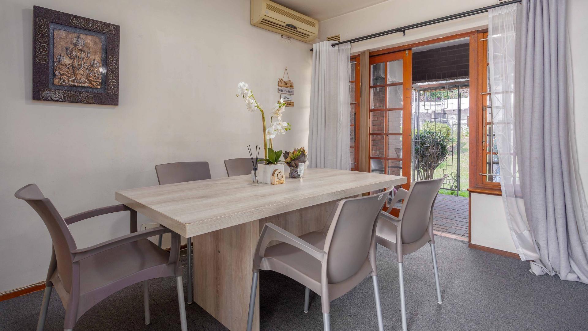 Dining Room - 11 square meters of property in Bellair - DBN