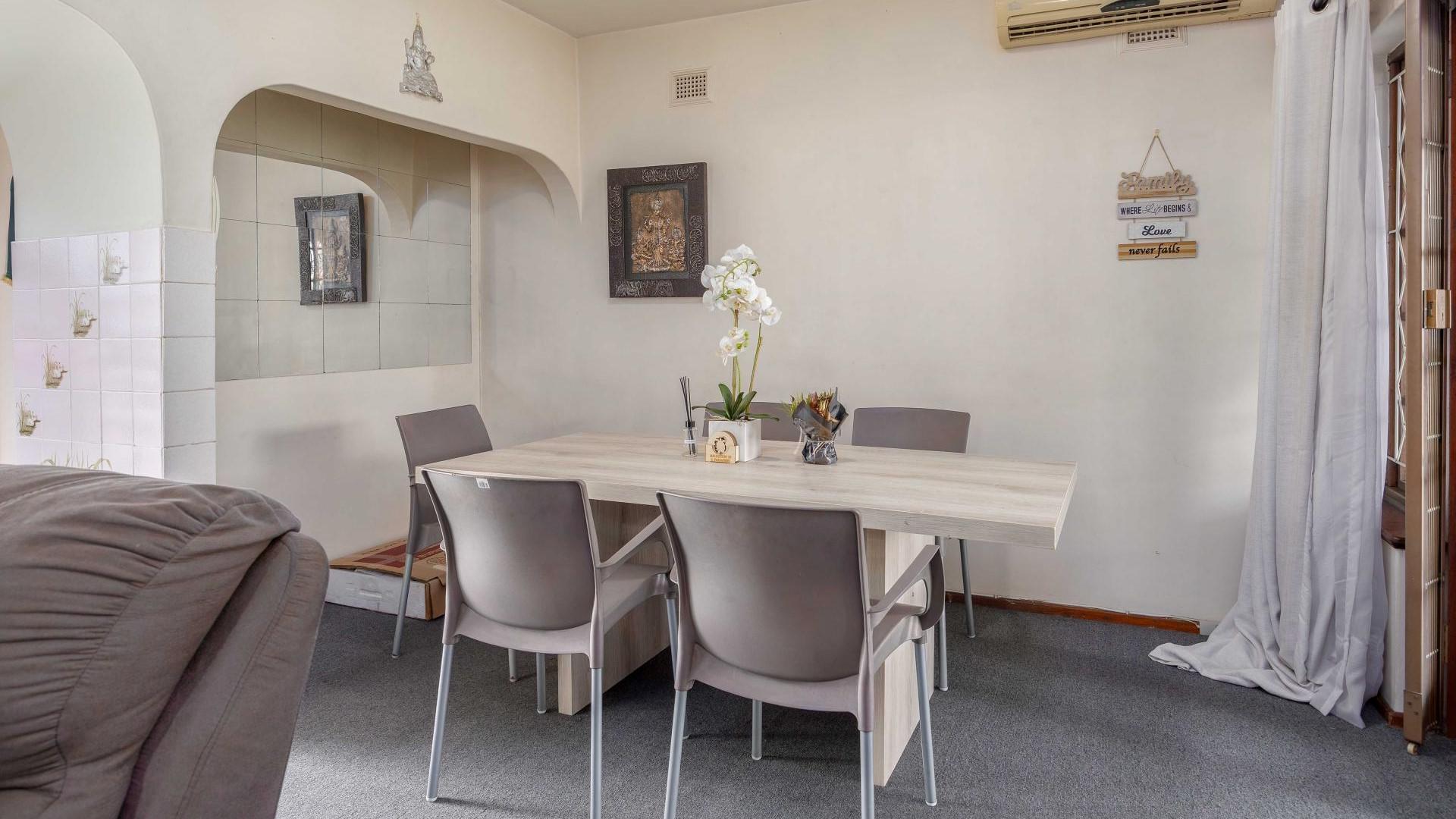 Dining Room - 11 square meters of property in Bellair - DBN