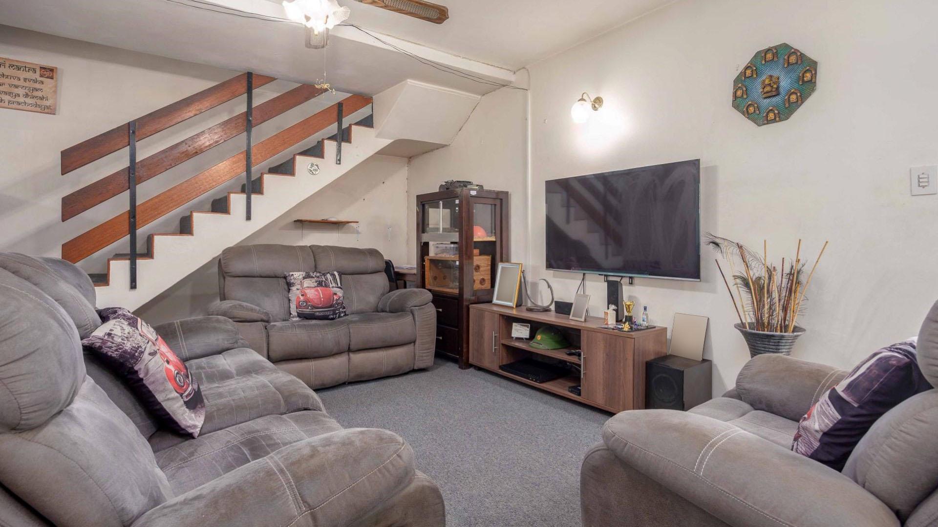 Lounges - 25 square meters of property in Bellair - DBN