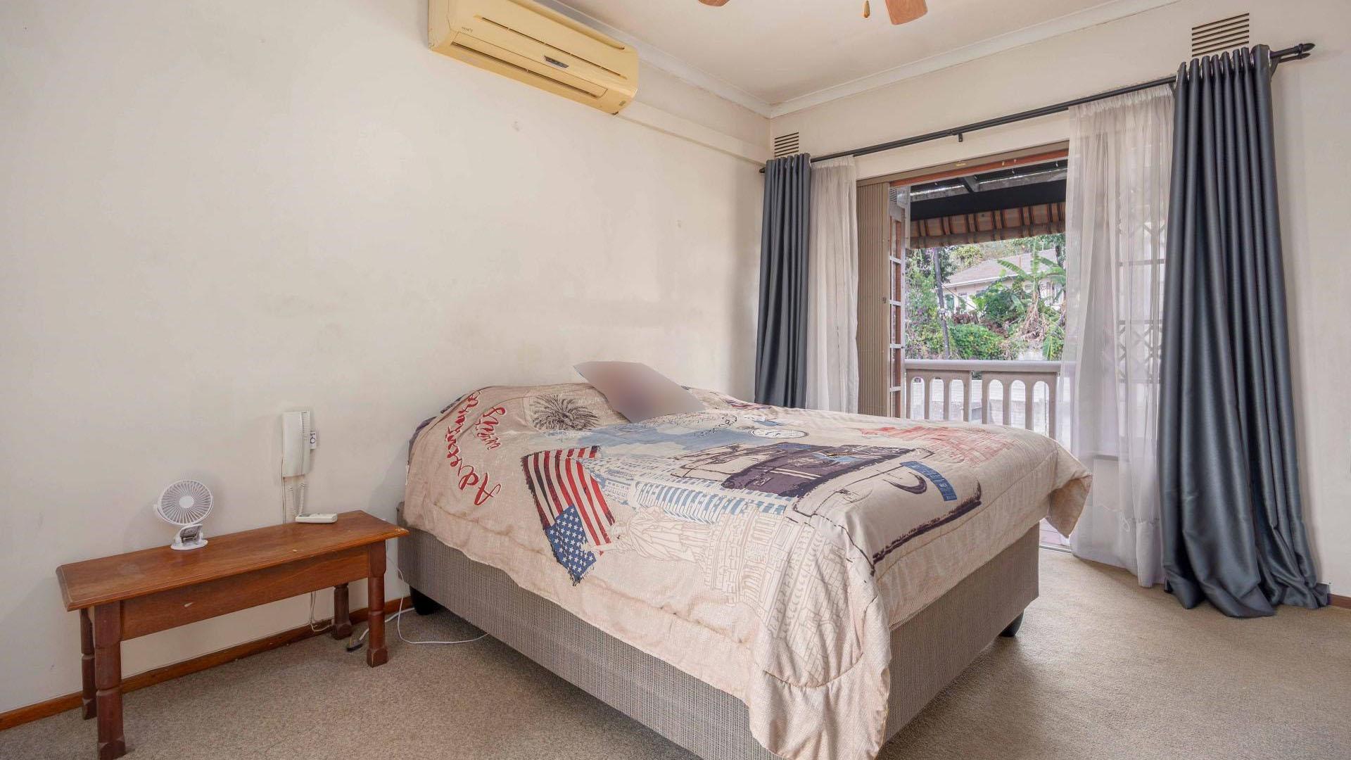 Main Bedroom - 17 square meters of property in Bellair - DBN