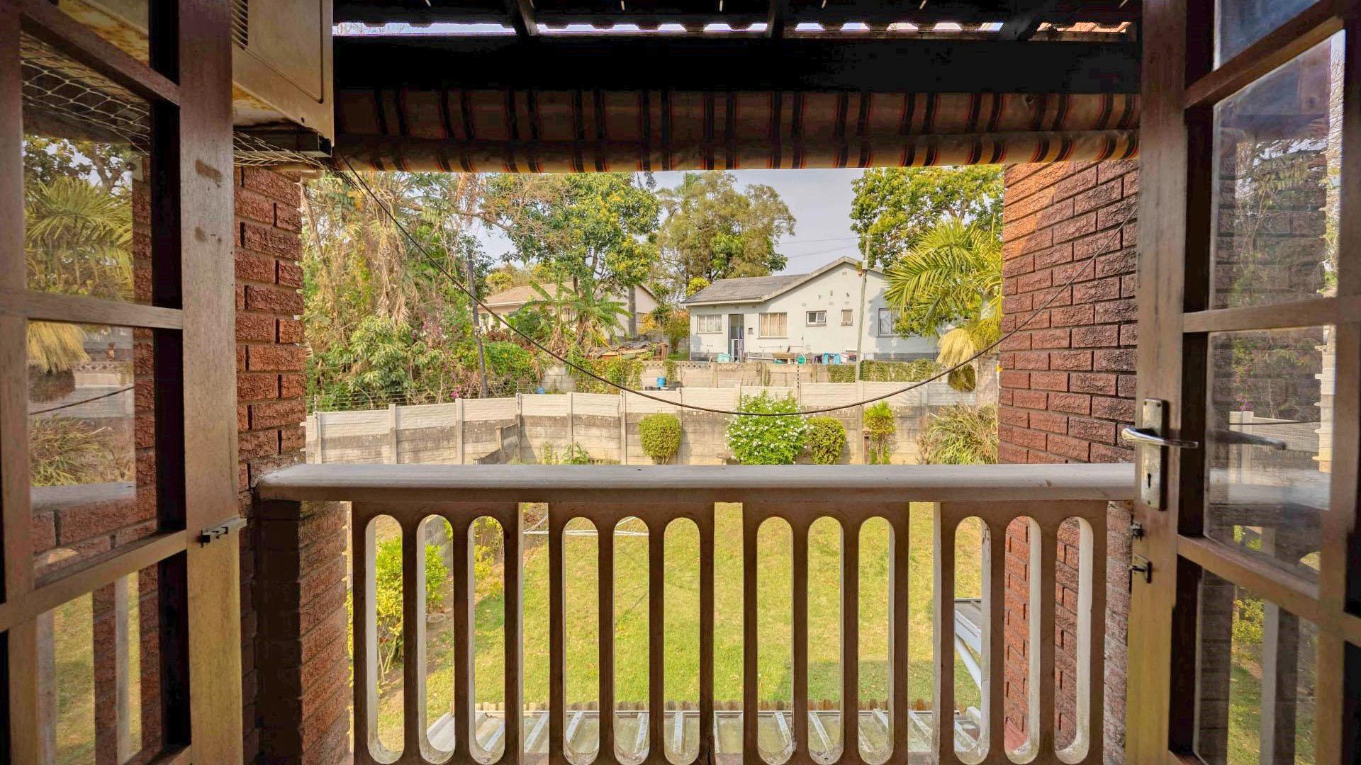 Balcony - 5 square meters of property in Bellair - DBN