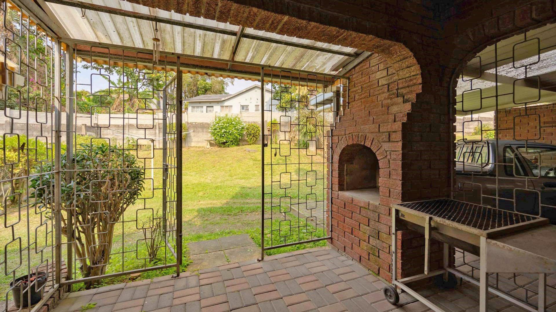 Patio - 49 square meters of property in Bellair - DBN