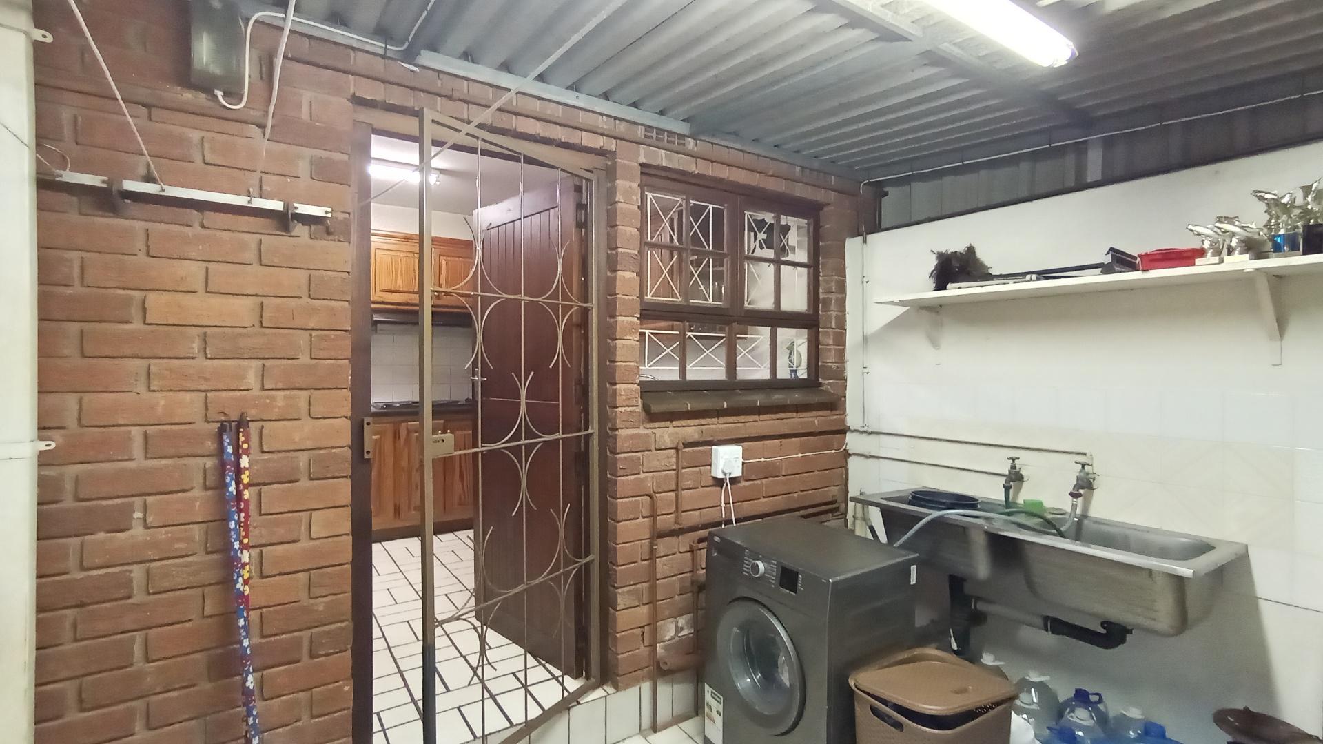 Scullery - 11 square meters of property in Bellair - DBN