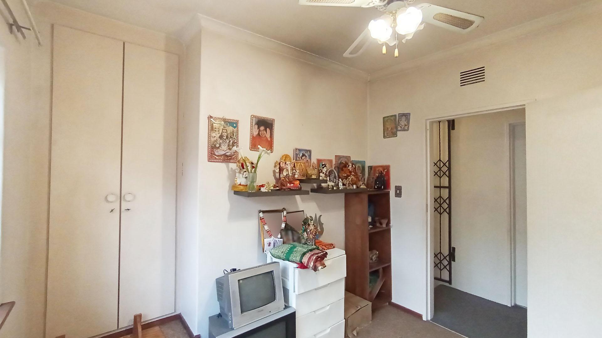 Bed Room 2 - 11 square meters of property in Bellair - DBN