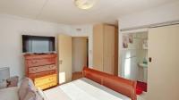 Main Bedroom - 12 square meters of property in Bulwer (Dbn)
