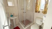 Main Bathroom - 4 square meters of property in Bulwer (Dbn)