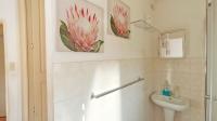 Main Bathroom - 4 square meters of property in Bulwer (Dbn)