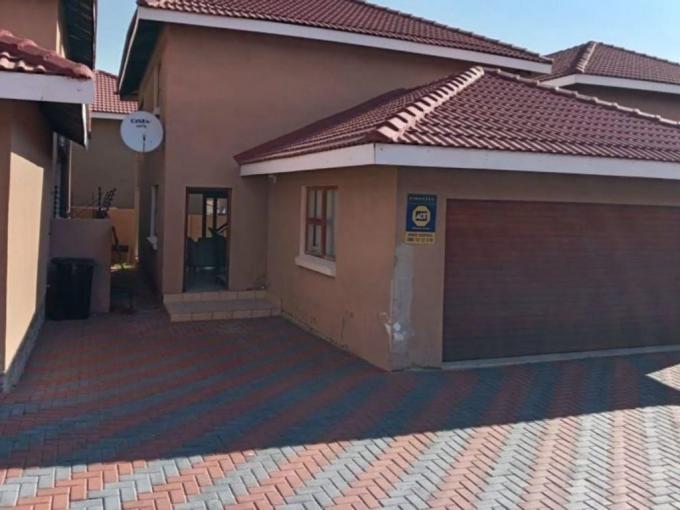3 Bedroom Simplex for Sale For Sale in Polokwane - MR679418