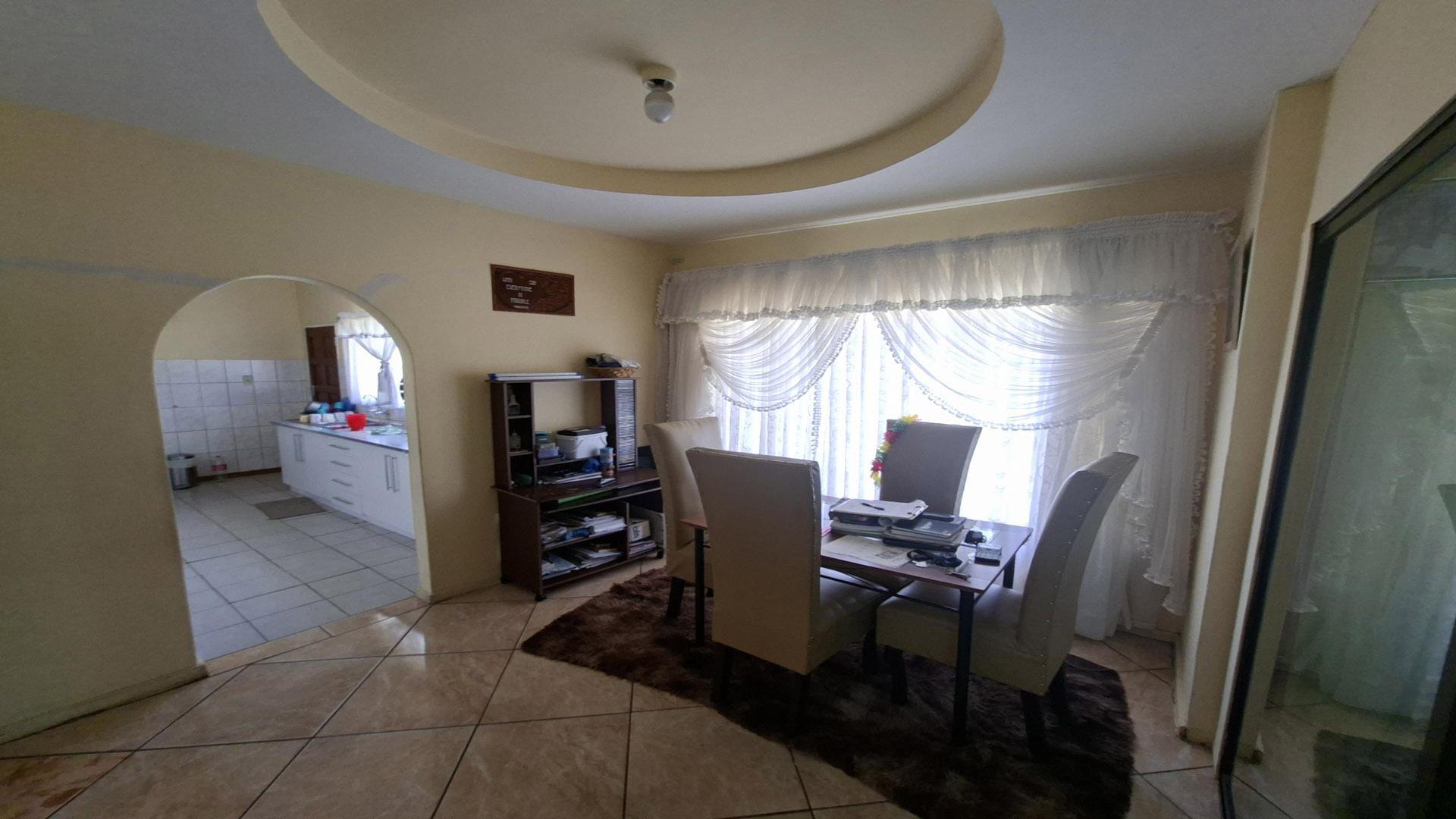 Dining Room of property in Harrismith