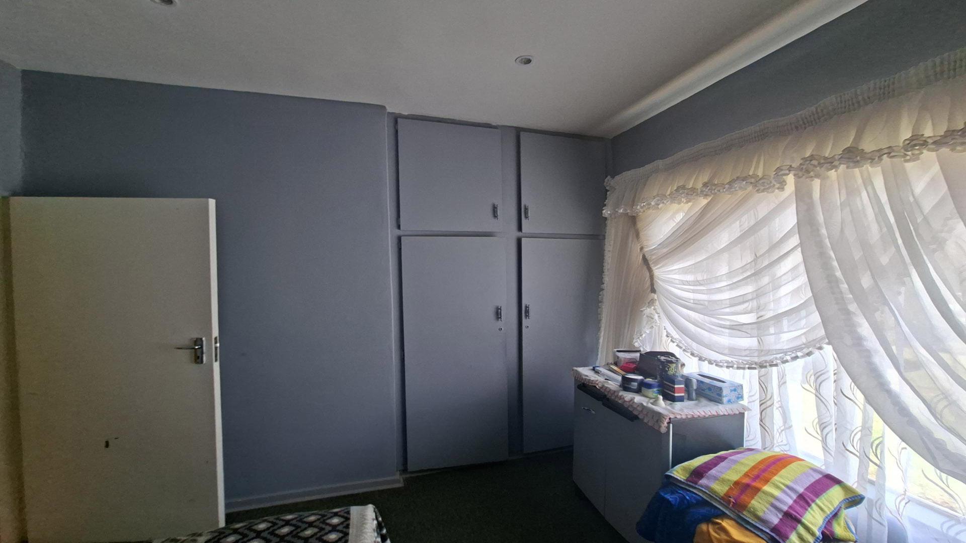 Bed Room 2 of property in Harrismith