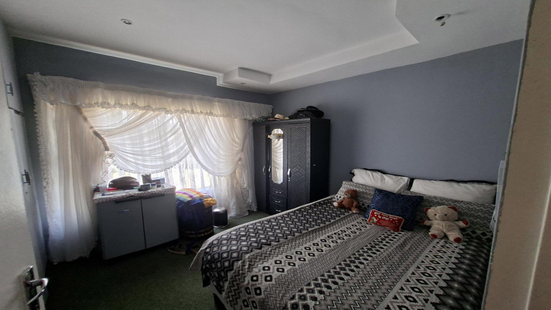 Bed Room 2 of property in Harrismith