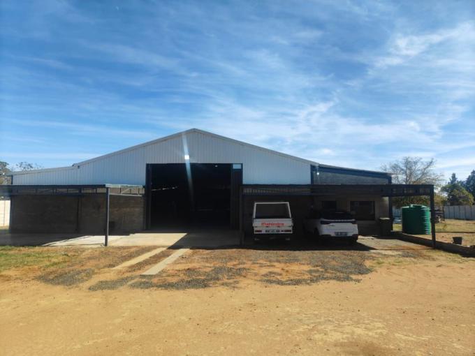 Commercial to Rent in Rustenburg - Property to rent - MR679450